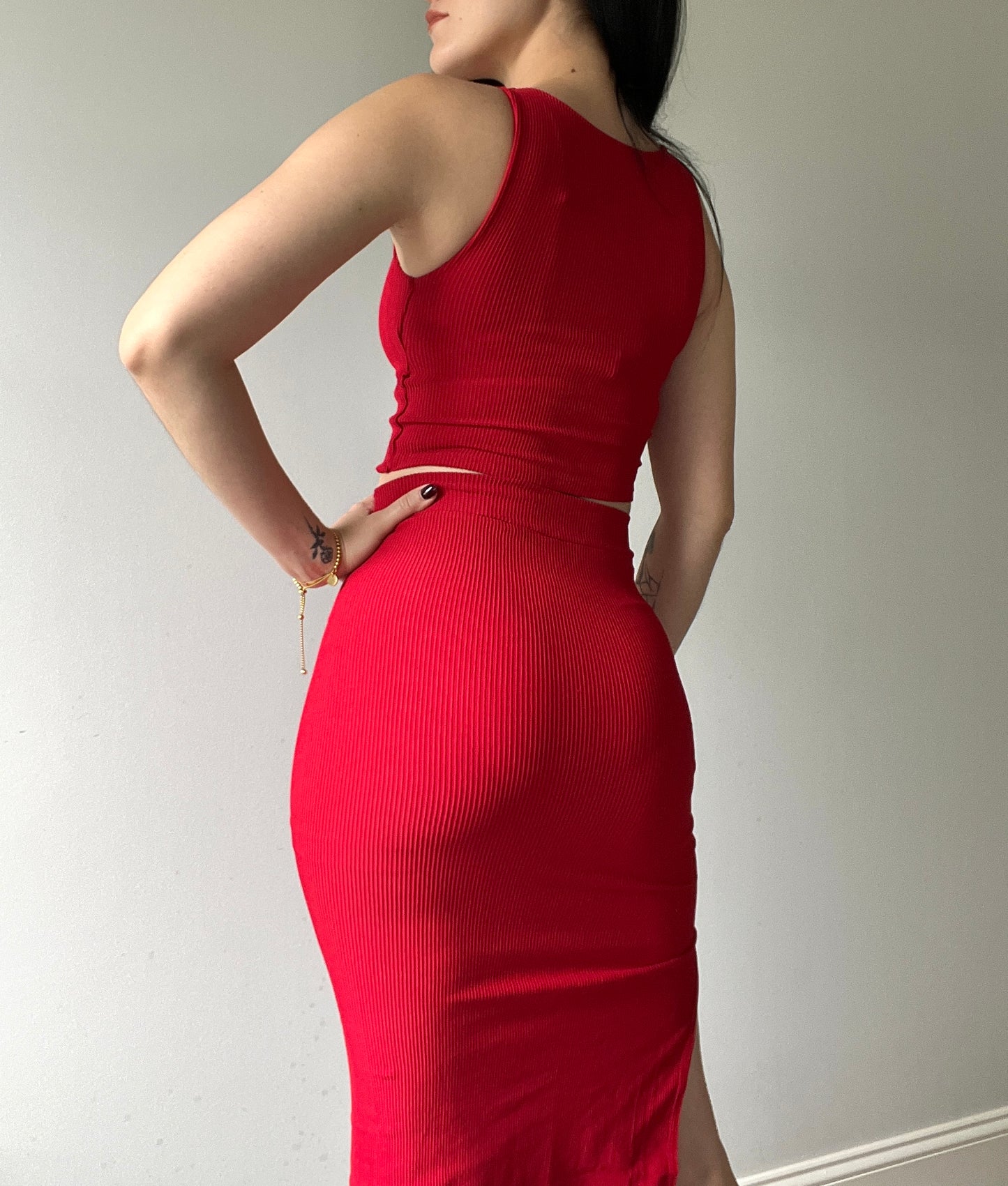two pieces set back side