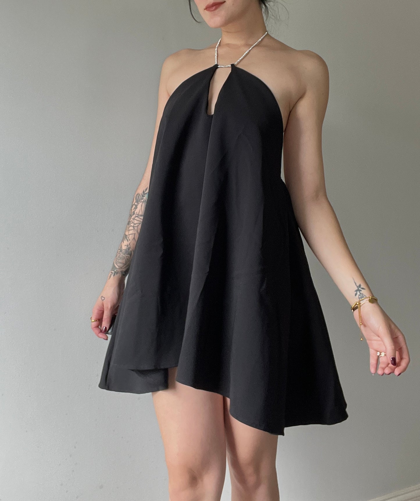 black One-Size Short Dress with Open Back